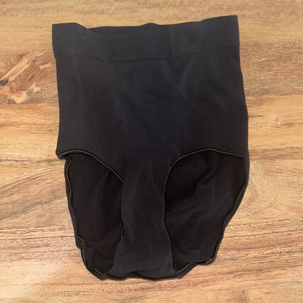 Skims seamless sculpt brief